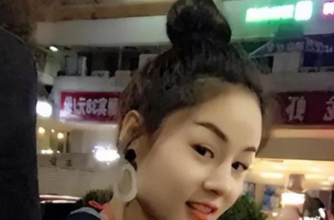 大排档|花姐：大排档卖唱的草根网红，只用了2首歌，就实现了名利双收