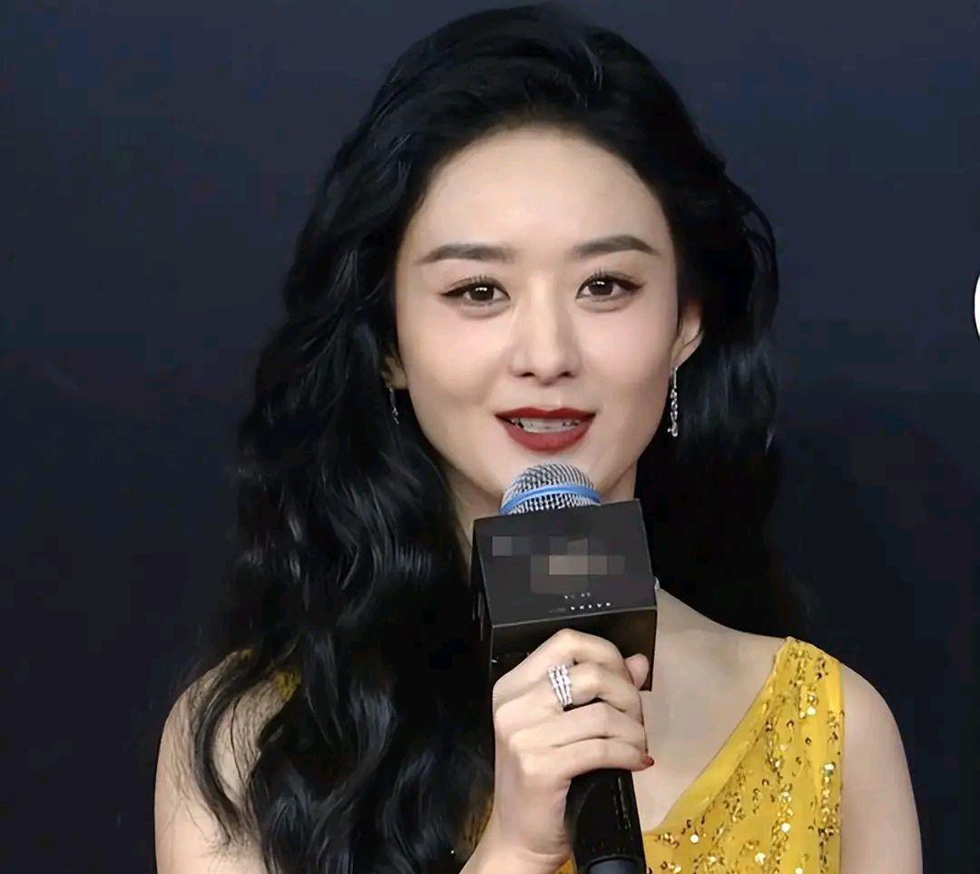 关晓彤|有一种颜值叫“明星生图”,王一博眼袋明显,关晓彤天生大骨架!