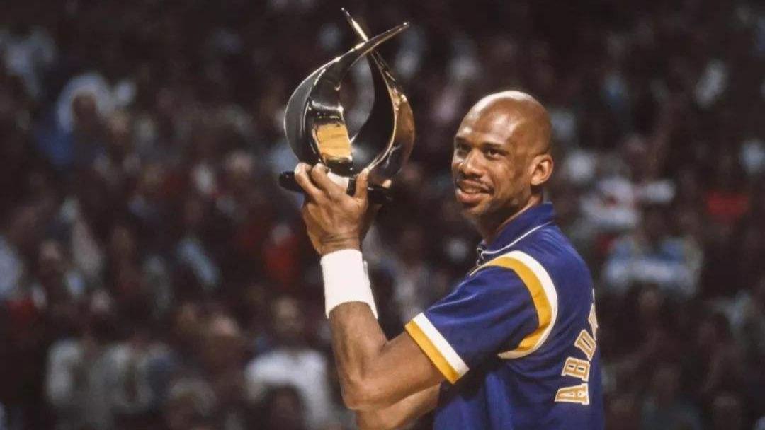 罗德曼|NBA有人抢过20000个篮板吗？抢篮板最多的是罗德曼吗？