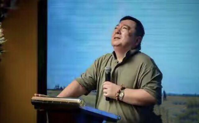 方静|央视女主播方静:一生未婚,身陷“间谍门”,患癌早逝痛了父母心