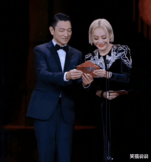 宁静|宁静晒与刘德华后台合照，自叹：爷青回！两人曾合作《新上海滩》