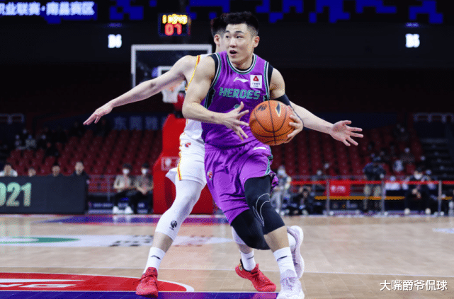 高诗岩|21+8+3！三数据全队最高 山东只有他一直在战斗