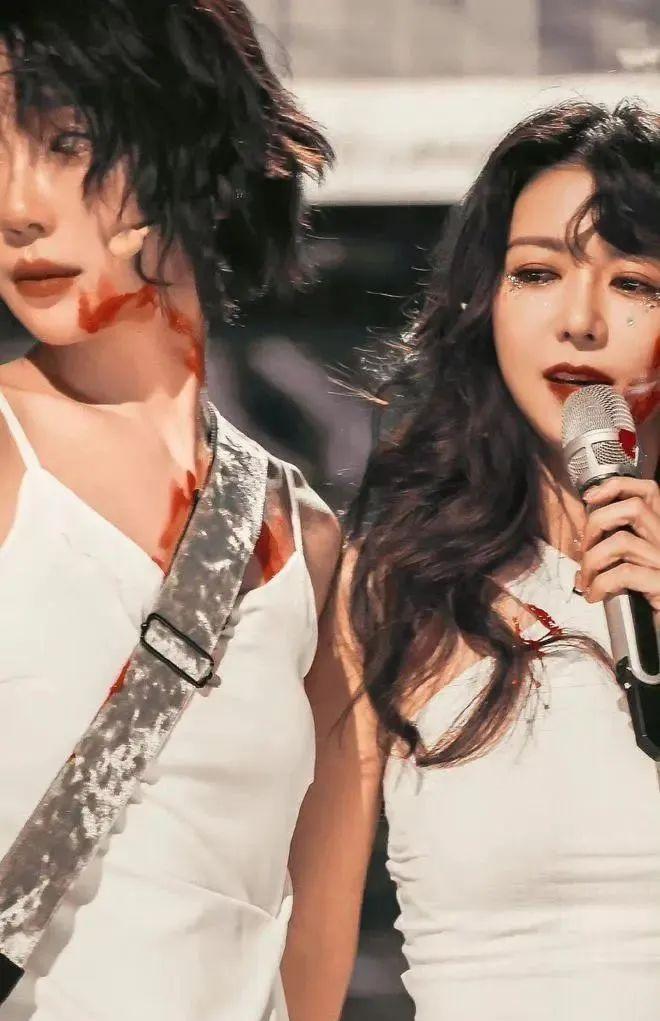 刘恋|这是官宣了！她俩公开出柜？