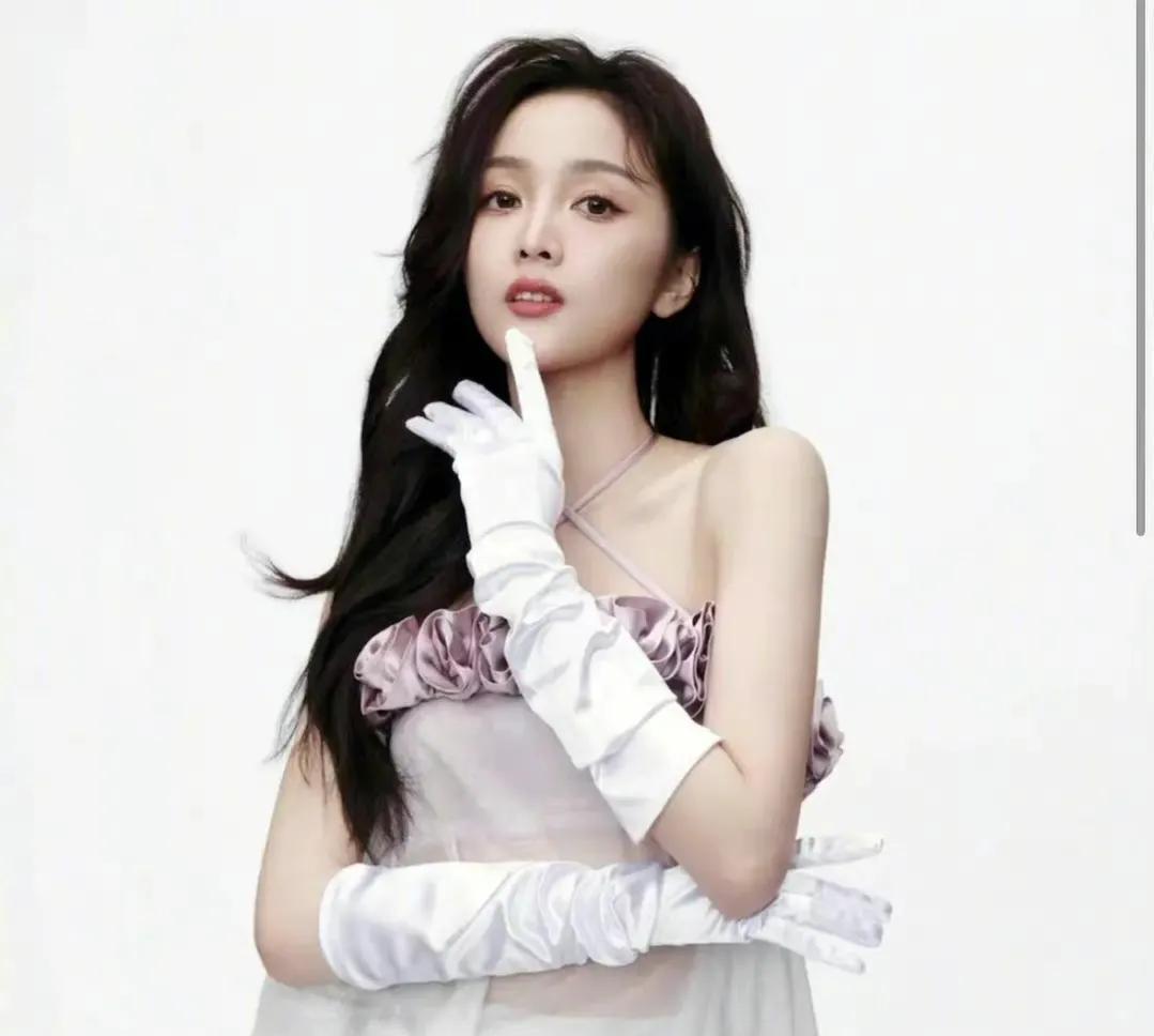 关晓彤|关晓彤：女明星参加睡衣派对，你想带谁回家？