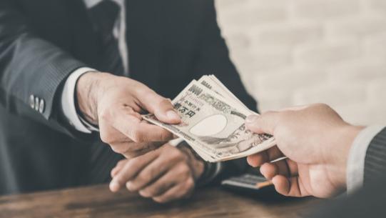 ?清华硕士怒喷月薪2万是“恶意低薪”，先别急着开骂！