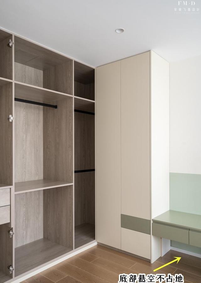 书桌穿插进衣柜里，果然更出彩了！邻居都拿它当装修模板