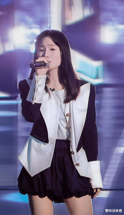 黄霄云|如何评价新生代歌手黄霄云、单依纯、张钰琪、希林娜依高？她们未来谁的成就会最高？