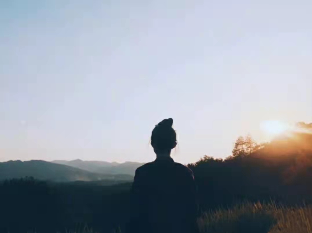 赵丽颖|赵丽颖新剧《野蛮生长》拍摄结束，和剧组人员的合照也来了！