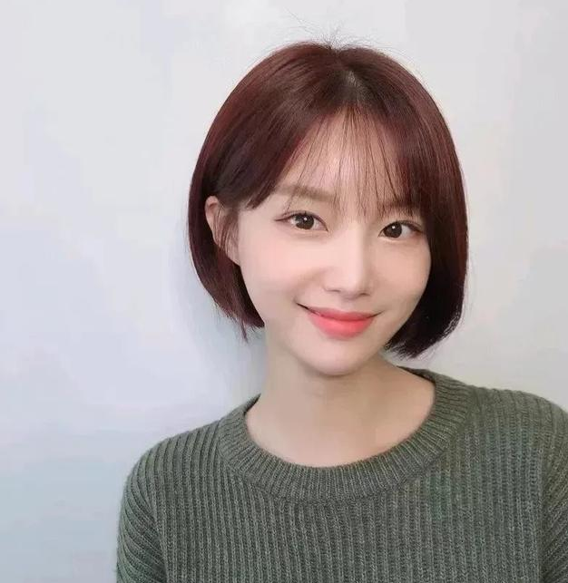 燃脂 女发不在多选对是关键,这3种发型很不错,瘦脸利落显气质