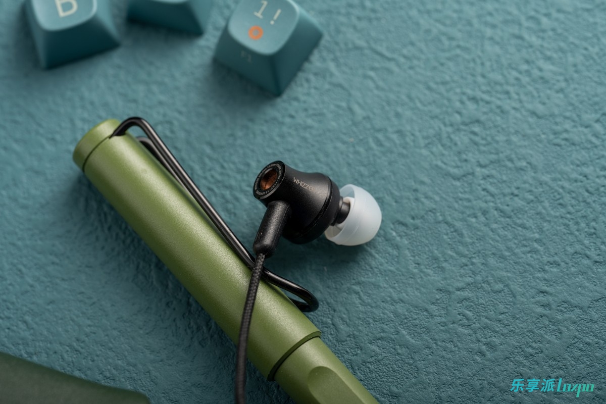 年货|「迷走反射 . 简评*3」威泽BS1耳塞、 DA1小尾巴 和 HE03D耳塞
