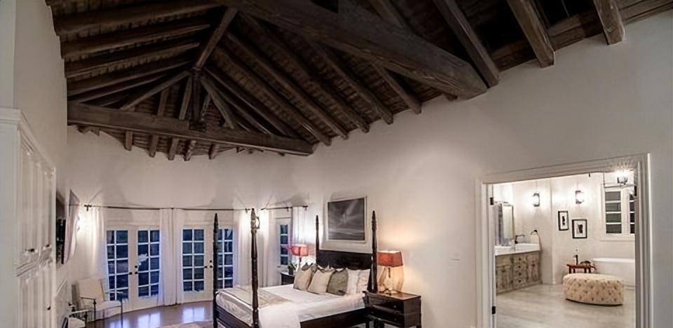 关晓彤|纯白挑高大厅！赛琳娜490万美金私人奢华豪宅曝光