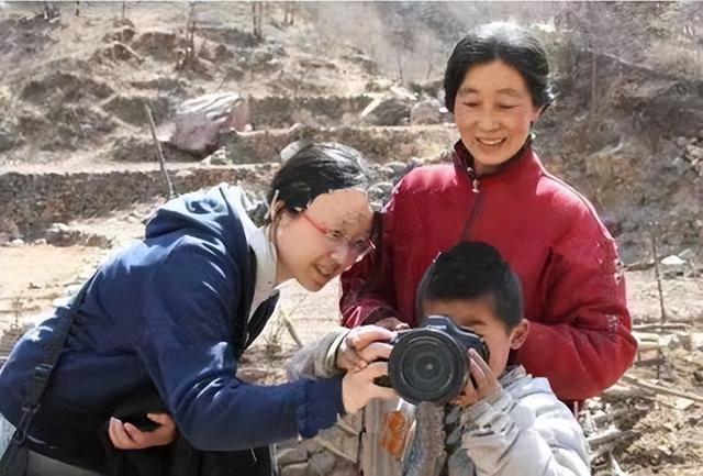 北大学霸王青松,携妻隐居山林11年,坐吃山空花光350万积蓄