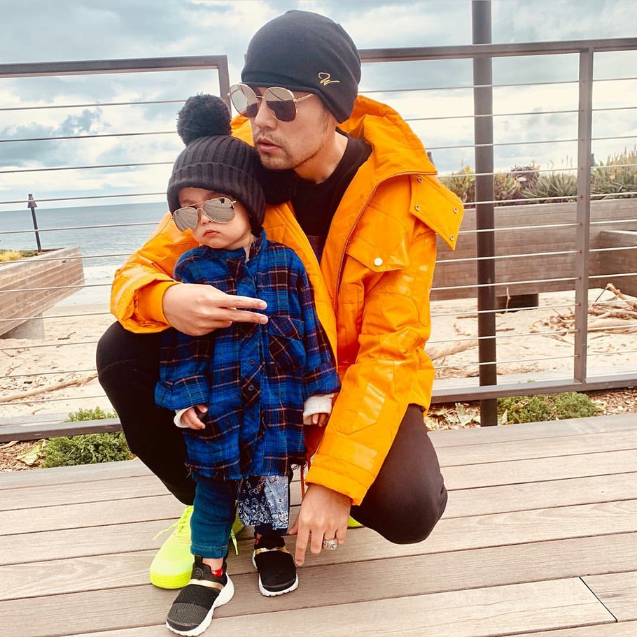 周杰伦|周杰伦新歌《粉色海洋》mv发布，儿子帅气出镜，继承爸爸同款酒窝