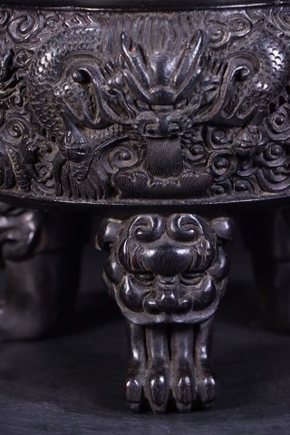 紫檀|旧藏:老紫檀木雕龙纹香薰。