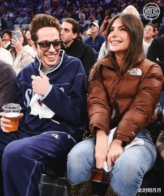 金·卡戴珊|贵圈真乱！侃爷曝卡戴珊与保罗偷情，41岁超模为保持身材骨盆畸形