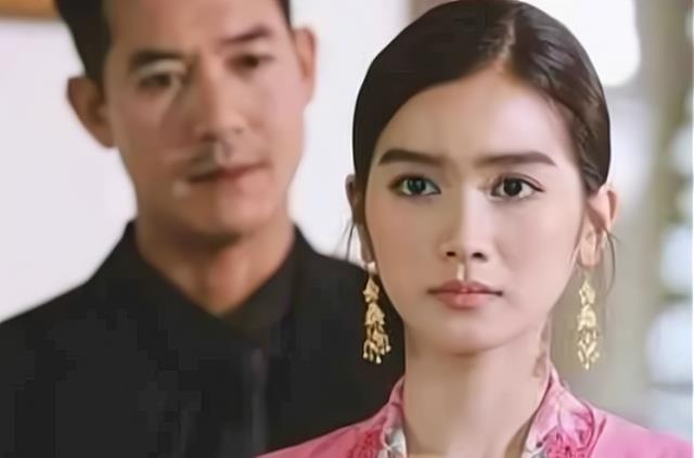 甜蜜之禁|泰剧《甜蜜之禁》变“小奶奶文学”！Bella前男友Weir是男主角