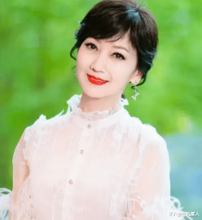 新蝙蝠侠|整容p图装少女,疯狂营销没演技,“不老女神”跌下神坛好尴尬