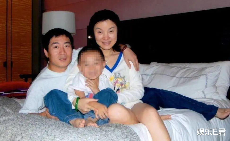 陈红|54岁歌手陈红清唱《人世间》,跑调走音效果差,网友:别唱了谢谢