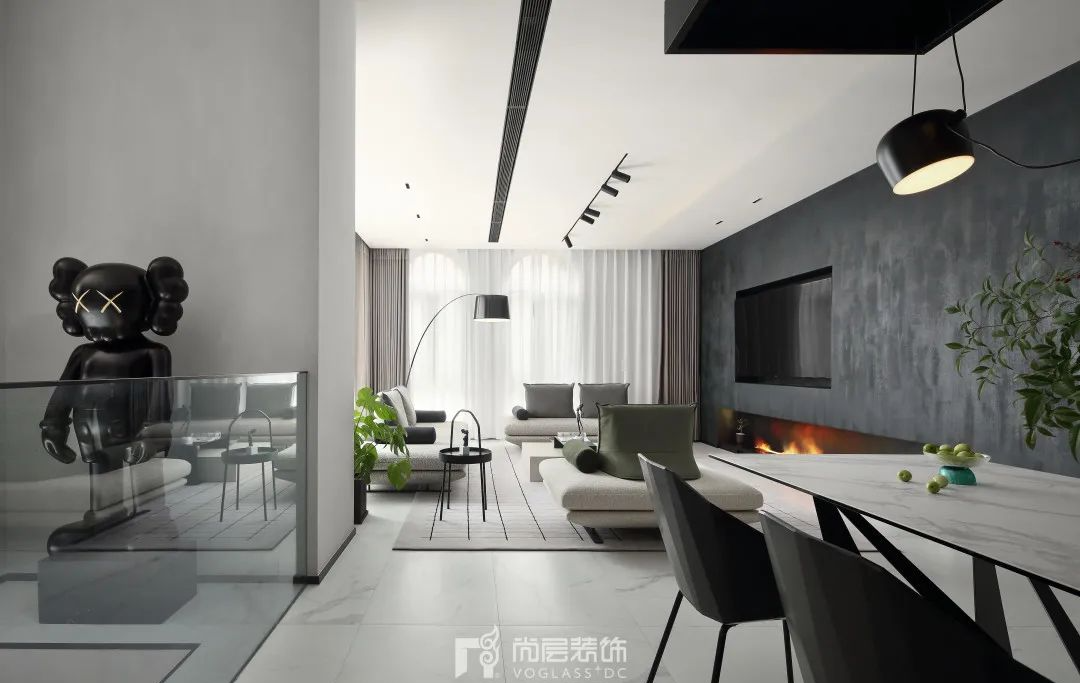 实景呈现：淡雅轻奢别墅落地，玩转黑白灰空间色彩！
