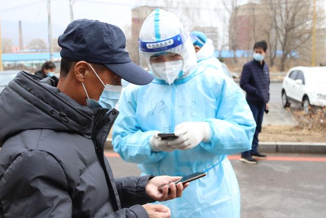 子辰有话说 “疫情没有旁观者，防疫没有局外人”，致敬所有在为抗击疫情而默默奉献的英雄们！
