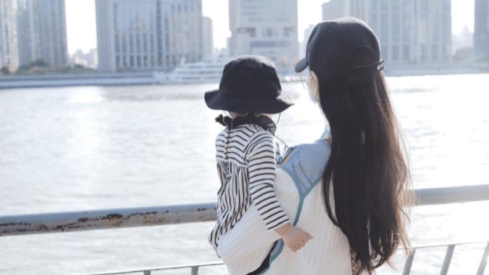 唐嫣|唐嫣解释不复工，自称要陪孩子，因工作量骤减曾被事业粉喊话退圈