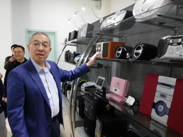 昔日年入60亿东莞巨头垮了?董事长坠楼而亡,只因卖音箱连亏5年