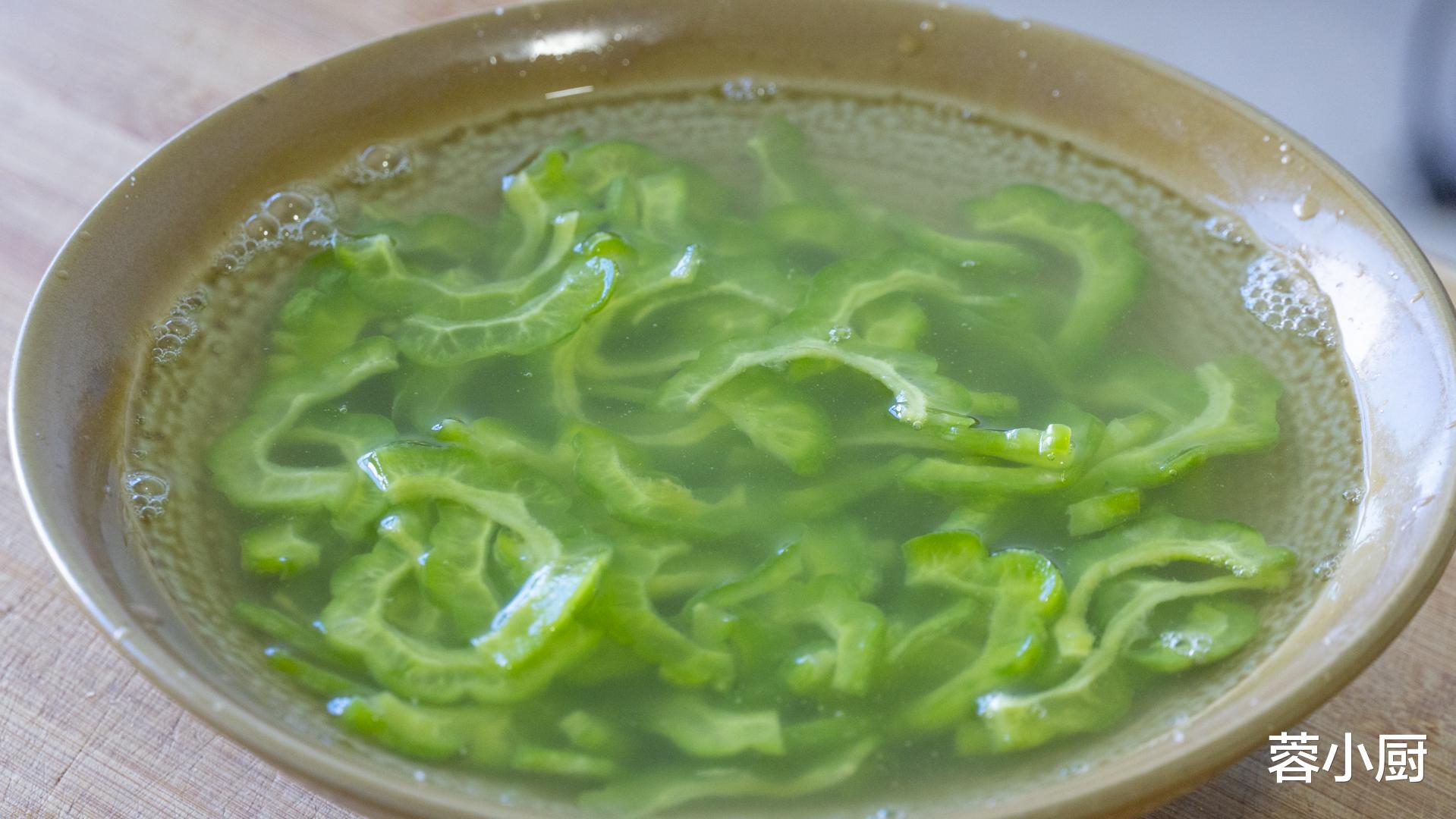 水果|秋天,女人要多吃4道菜,维C含量极高,营养防秋燥,皮肤好不显老