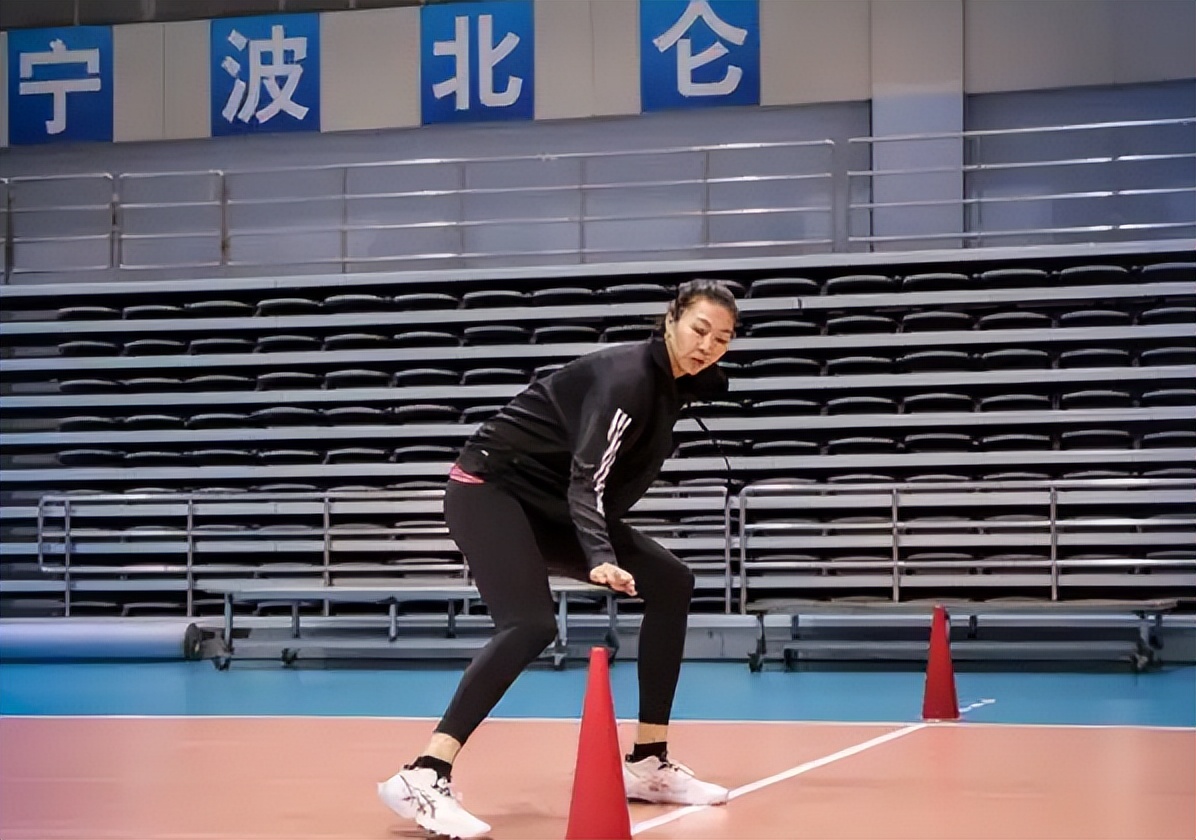 蔡斌|蔡斌尝试信任新人，18岁新星初露峥嵘，叫板万梓玥=智取席位