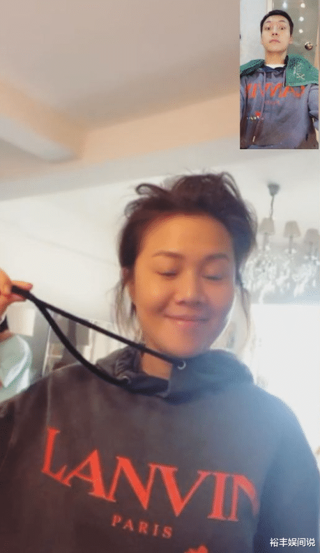 陈伟霆|陈伟霆与姐姐视频聊天,穿同款卫衣默契感十足,高颜值不输弟弟