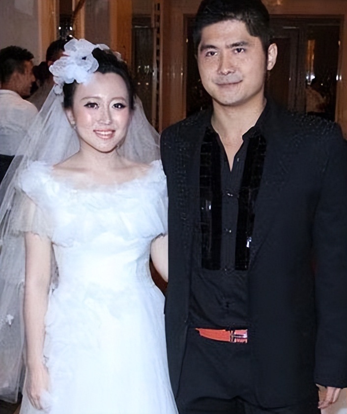 潘阳|潘阳：30岁嫁10亿富豪，全要感谢潘长江？如今为何带儿子长住娘家