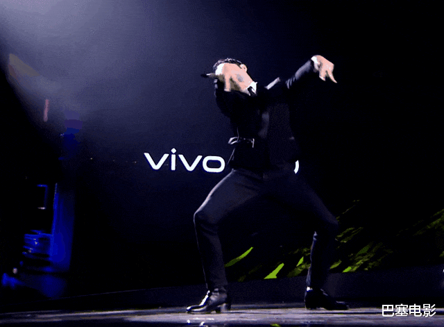 可米小子|过气组合的窘况:耍帅被嘲、商场卖力演出,还有人出场费两位数起