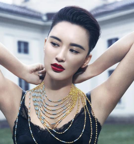 王心凌|开光嘴？莫小棋“预言”王心凌事业翻红，还称其年末会公开恋情