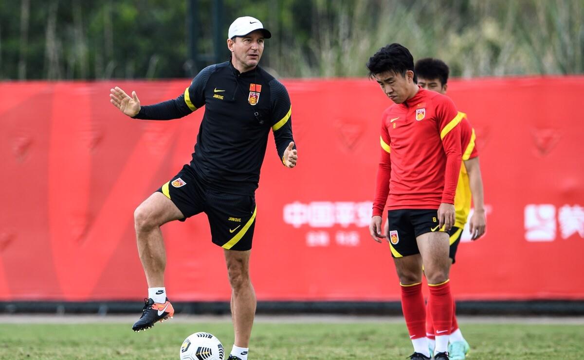 迪拜|迪拜杯官宣：U23国足对阵阿联酋24日0点开球，踢泰国开球时间不变