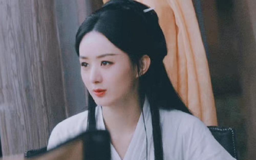 杨紫|杨紫的古装剧看腻了？主演有6部，1部被下架，有效播剧造成的错觉