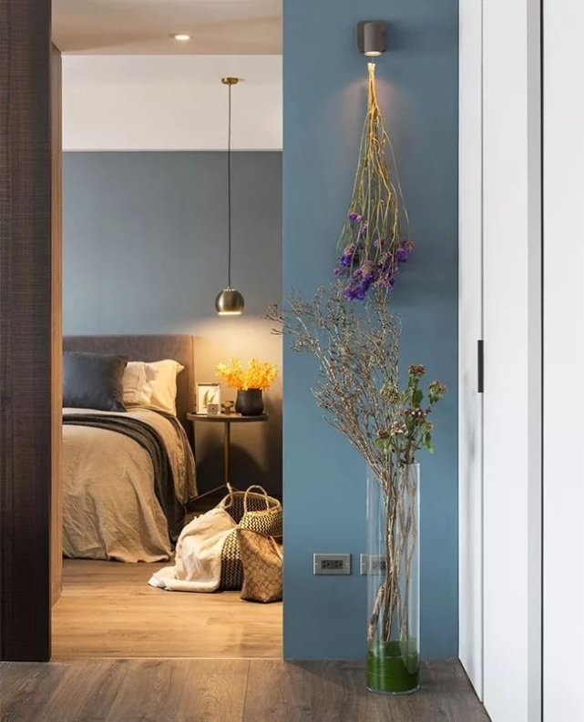 93㎡现代简约,阳台的清新,透过玻璃充满了全屋!