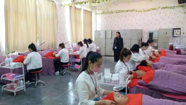 教育部|学生进入职业学校后，被强制进厂实习是为何，应该如何提升自己