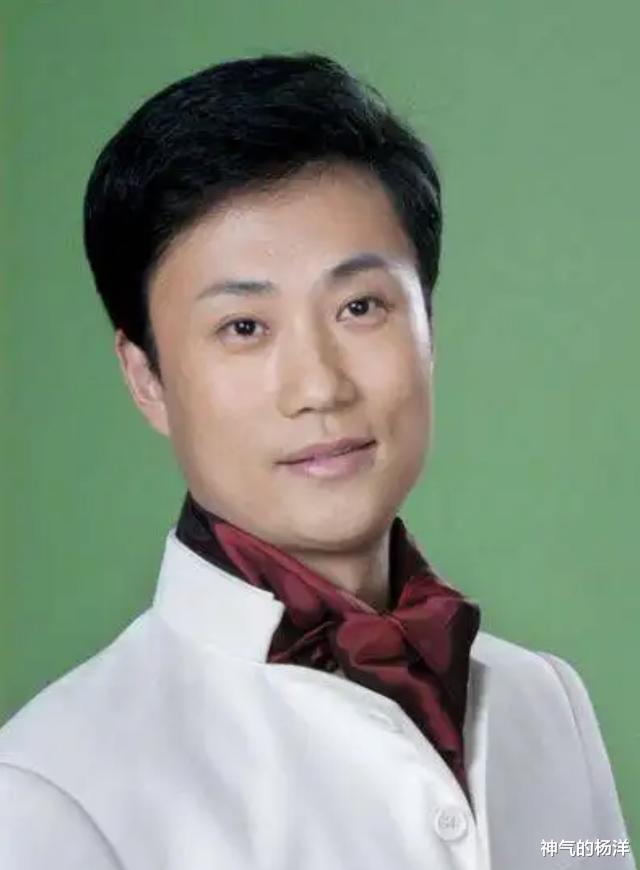 |耿为华：娶了小14岁女粉丝，离婚时抱头痛哭，如今和女儿相依为命