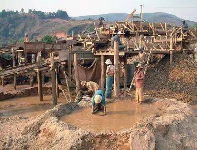 翡翠|翡翠怎么开采！你知道吗？