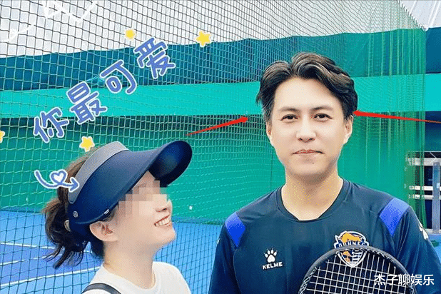 江珊|靳东与江珊分手12年，他娶二婚妻子已有白发，她爱情被女儿祝福