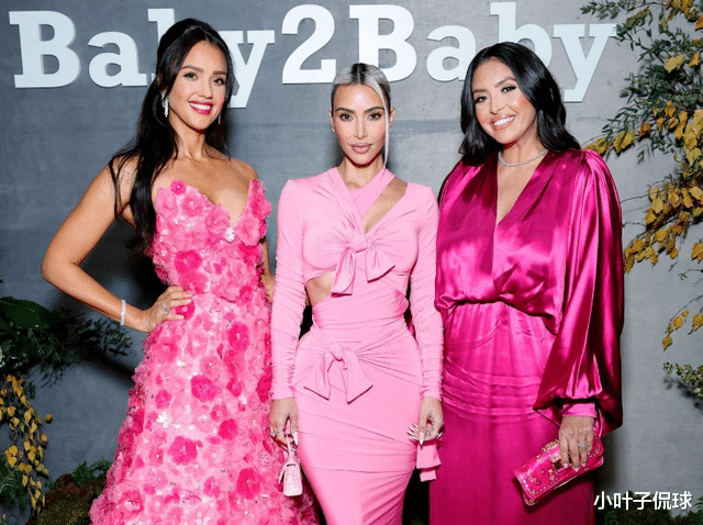 卡戴珊|瓦妮莎近况,体重200斤身材傲人,与卡戴珊罕见同框科嫂更有韵味