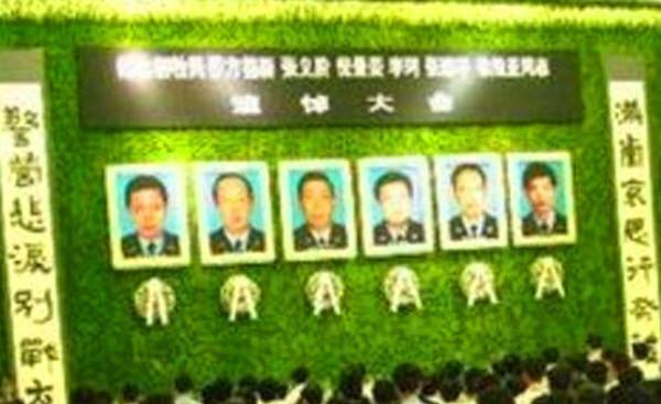 不满警方处理方案,偏执男只身闯入警局,连续砍杀11名警员