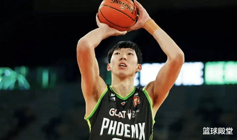 周琦|周琦最新消息！五月回国，获NBA+欧洲球队争抢，留凤凰队存疑！