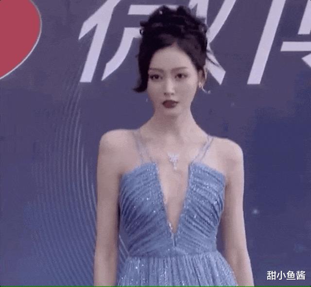 张天爱|张天爱的胸骨上了热搜，还被调侃成了洋娃娃？回应：努力达到90斤以上