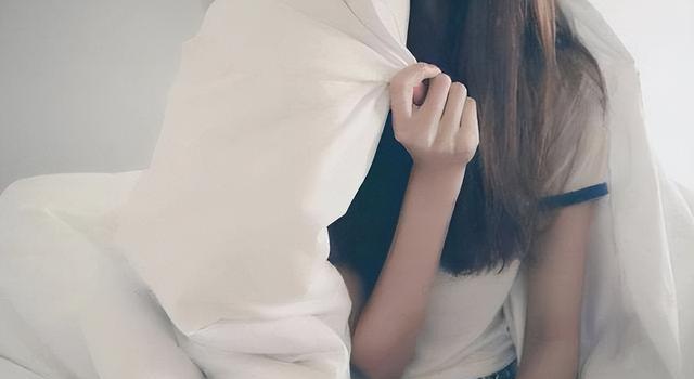 回顾:小伙和健身女享受快乐,中途想要离开,女子不让导致重伤!