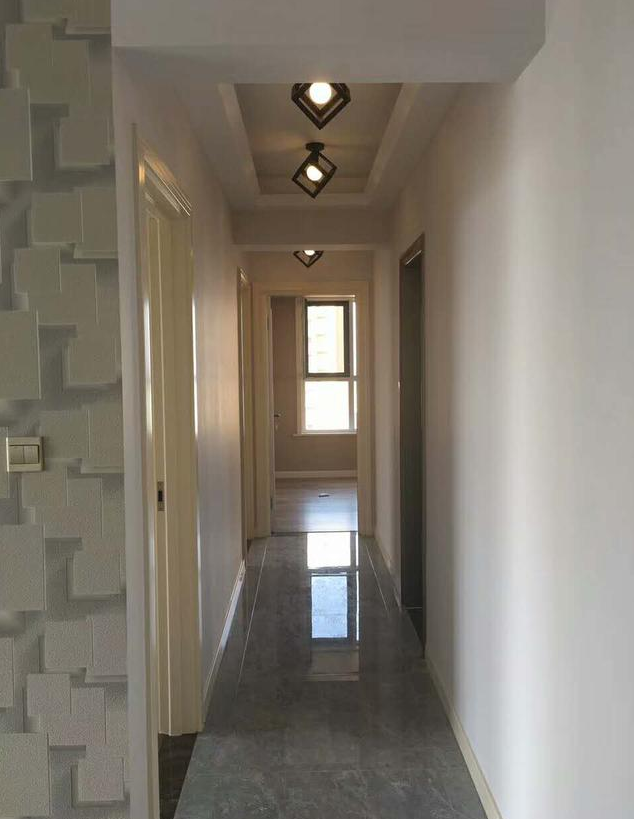 同学帮忙装修的新房,18万装修好拎包入住,我同学黑钱了吗?