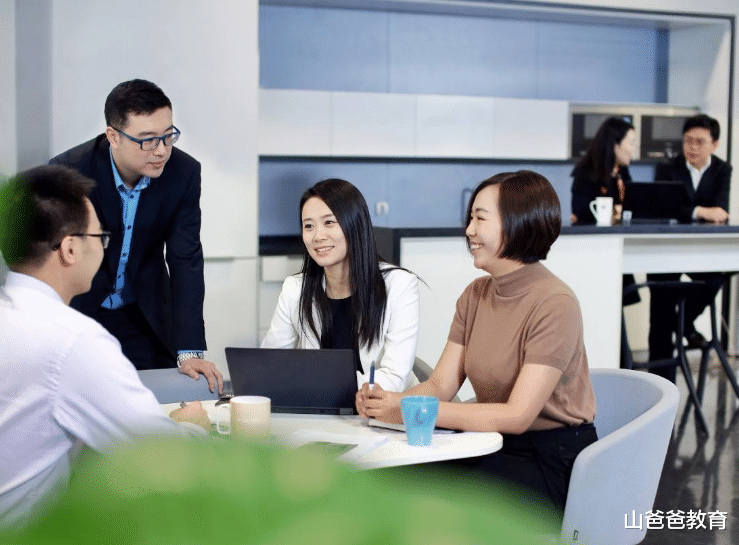 大学|一张职校生的求职简历,揭露了这条隐形鄙视链,刺痛不少人的自尊