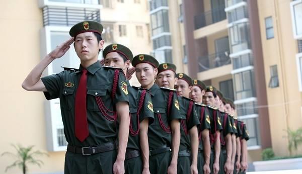 济南|公司招聘保安，月薪2500-5000，应聘者要求工资5000，当场被录用