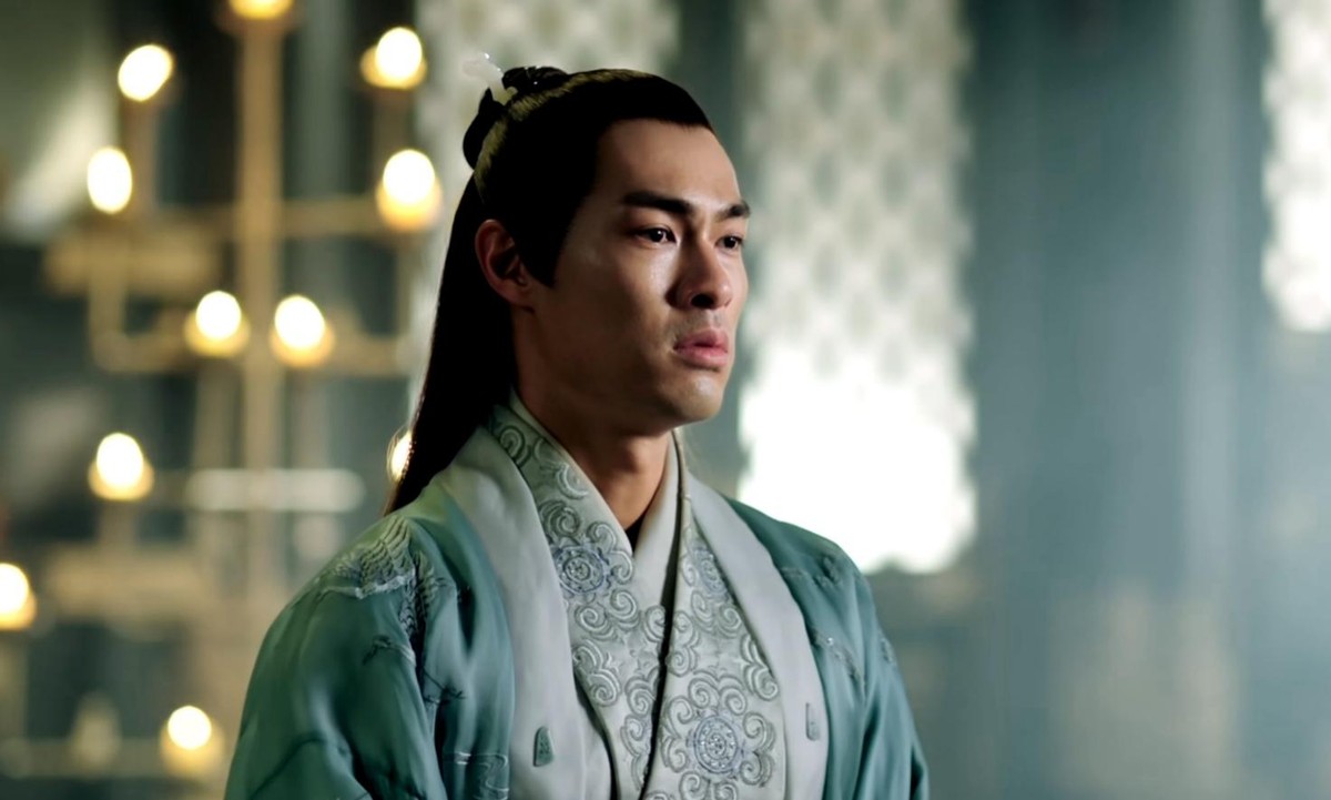 滤镜|眼神猥琐、一脸褶子硬演少年郎，没有活力朝气，全靠美颜滤镜