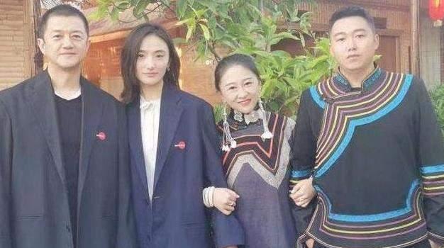 德云社|李亚鹏被曝给老婆定制百万嫁衣,佩戴昂贵宝石,海哈金喜母凭子贵