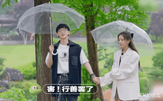 翟潇闻|同样是综艺宠儿，把杨超越跟翟潇闻放一起，师姐弟差别真大！